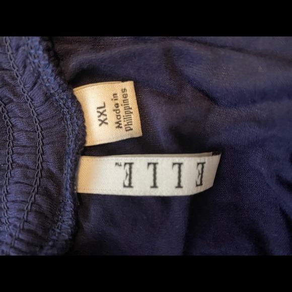 Off the shoulder top - Picture 2 of 2